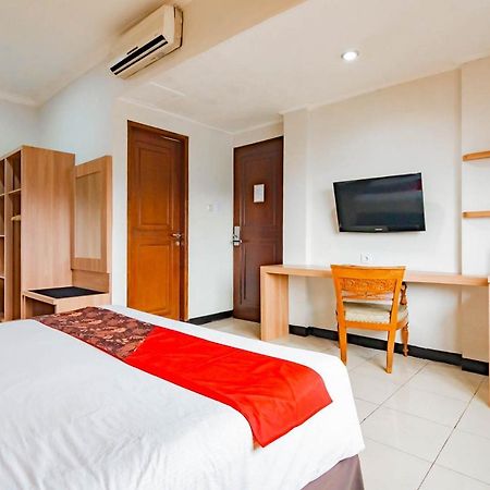 Cihampelas Hotel 2 RedPartner Bandung Exterior foto