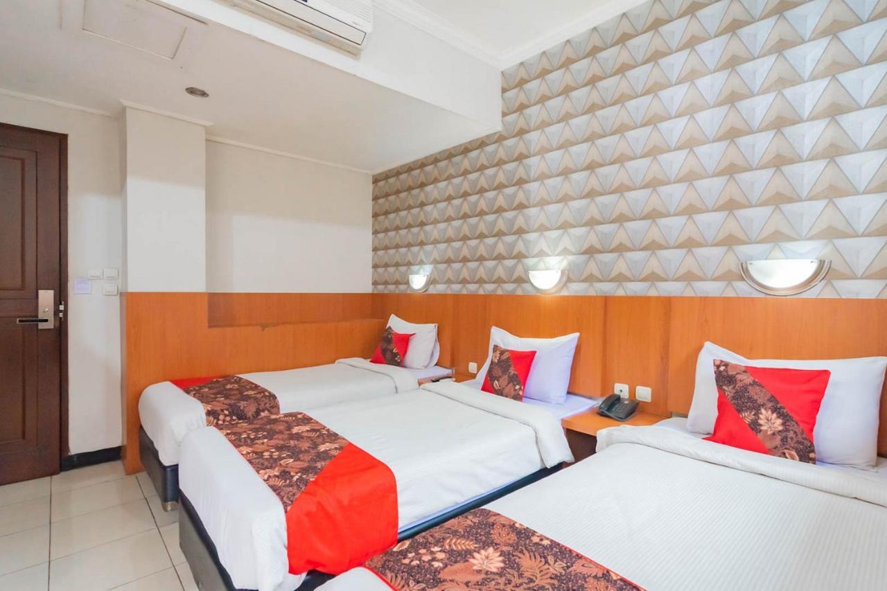 Cihampelas Hotel 2 RedPartner Bandung Exterior foto