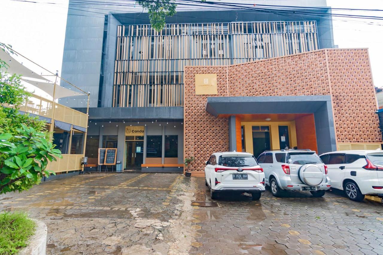 Cihampelas Hotel 2 RedPartner Bandung Exterior foto