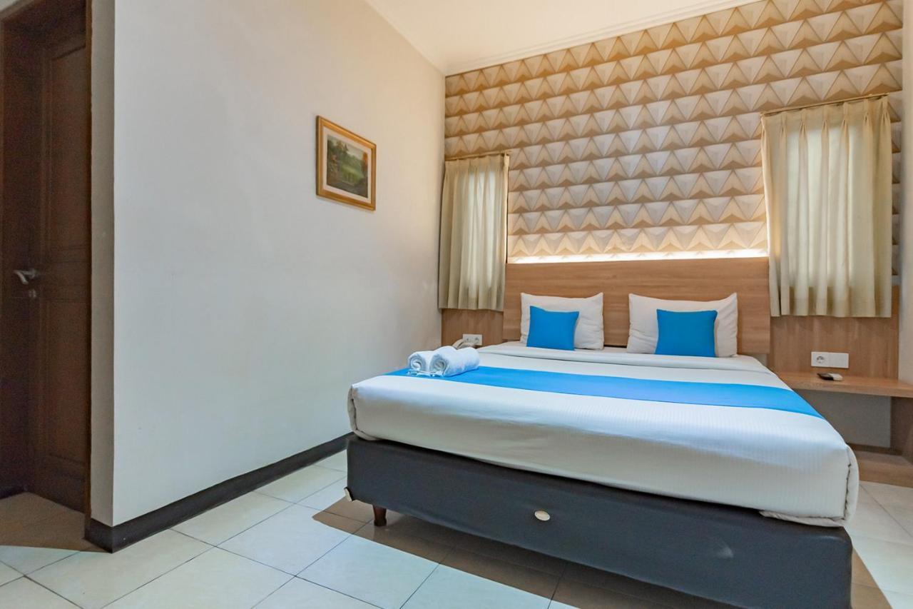 Cihampelas Hotel 2 RedPartner Bandung Exterior foto