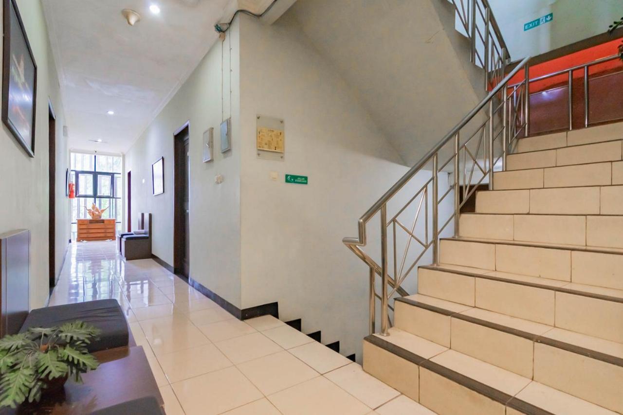 Cihampelas Hotel 2 RedPartner Bandung Exterior foto